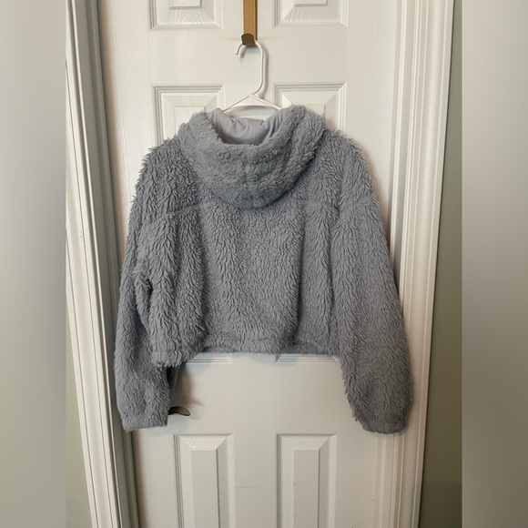 BDG (Urban Outfitters) hooded, cropped teddy jacket. Sherpa. Zip-up. - Picture 4 of 7